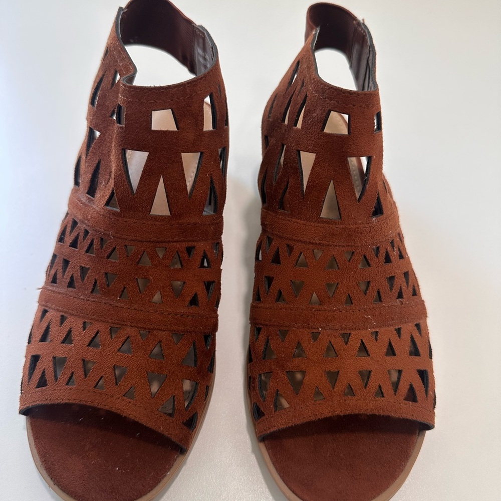 American Eagle By Payless Brown Sandals with Intricate Cut-Out Design